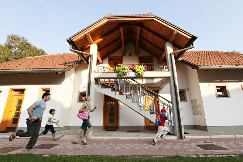 Terme Banovci - Hotel Zeleni Gaj Verzej Luaran gambar