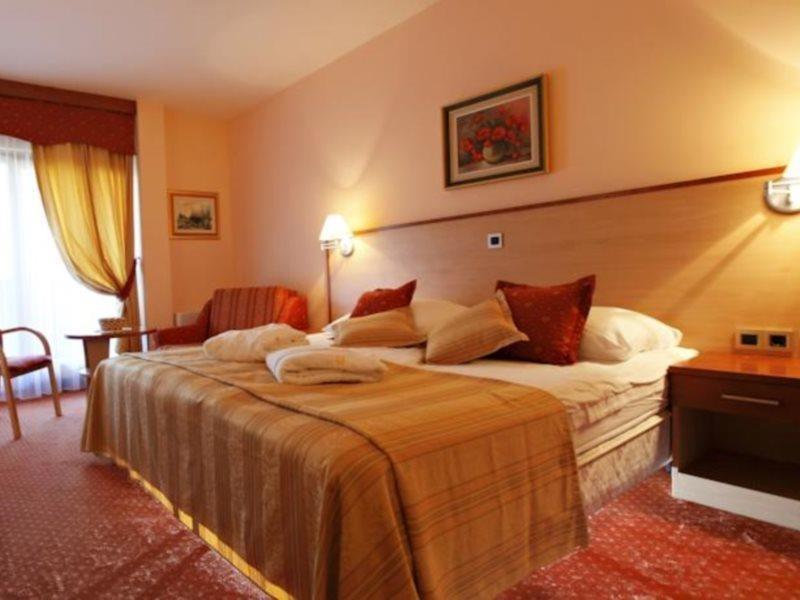 Terme Banovci - Hotel Zeleni Gaj Verzej Luaran gambar