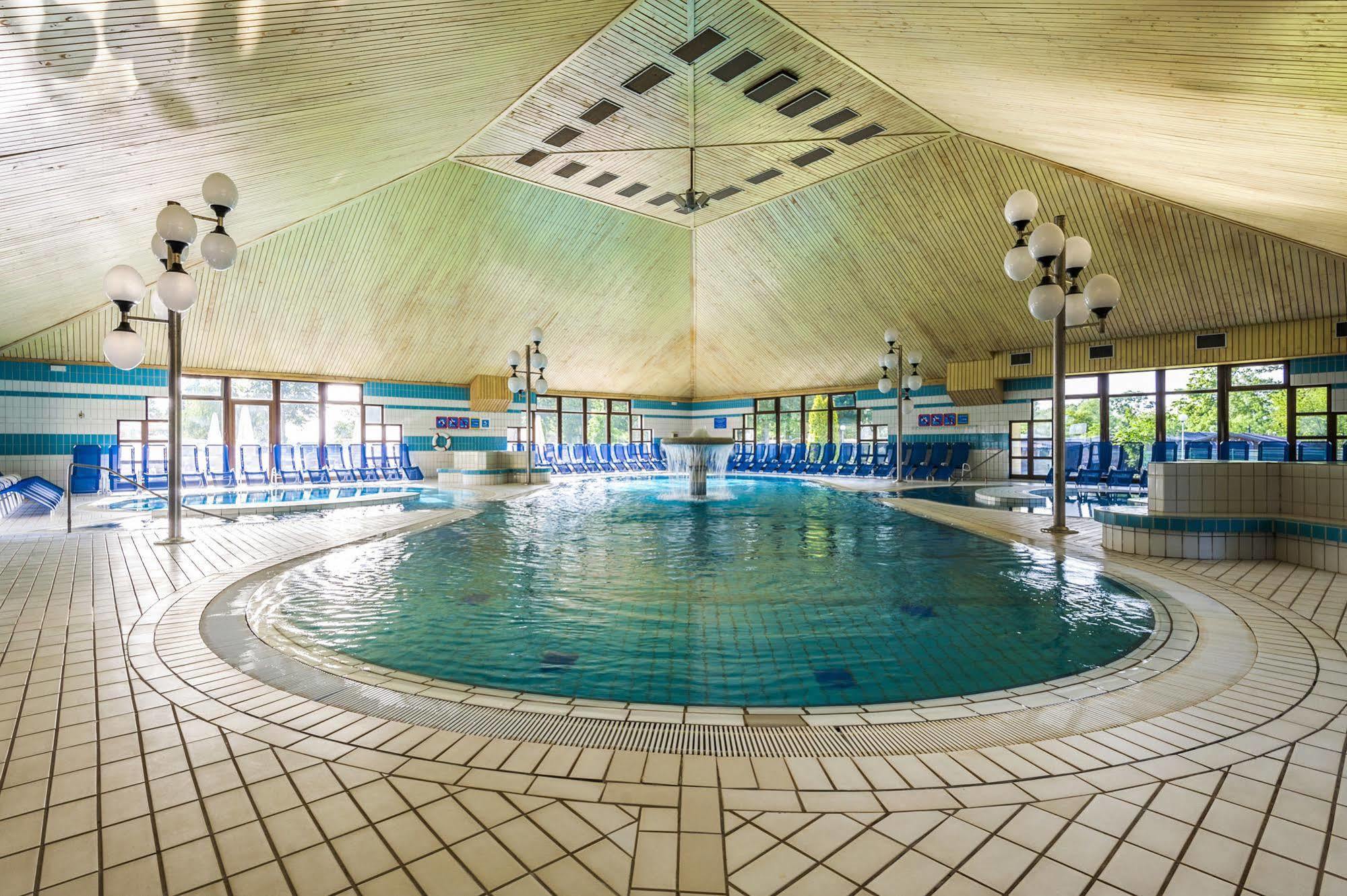 Terme Banovci - Hotel Zeleni Gaj Verzej Luaran gambar